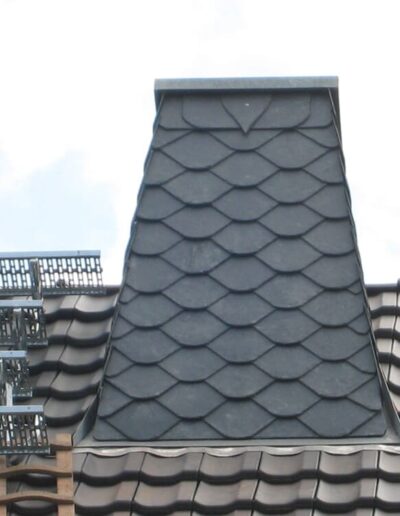 Dachdeckerei Andre Goebel Steildach Schornsteinbekleidung mit Schiefer