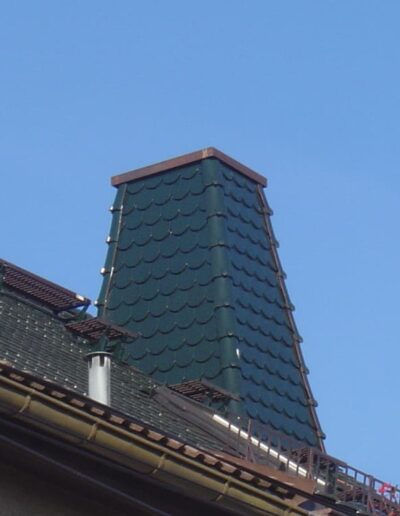 Dachdeckerei Andre Goebel Steildach Schornsteinbekleidung nit Biberschwanzziegeln